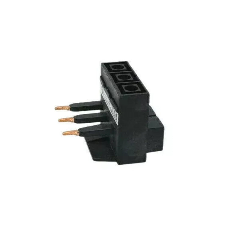 Terminal Alimentador Allen-Bradley 140M-C-WTEN para disjuntores, usado em painéis elétricos e aplicações industriais.