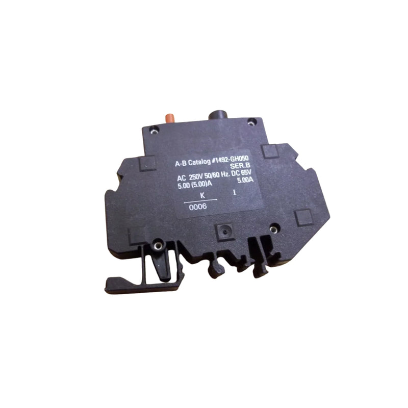 Disjuntor Allen-Bradley 1492-GH050 para montagem em trilho DIN em automação e painéis elétricos industriais.