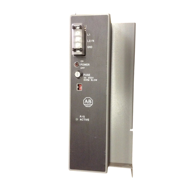 Fonte Allen-Bradley 1771-P7 com 16A e entrada 120/220V AC para aplicação em automação industrial.