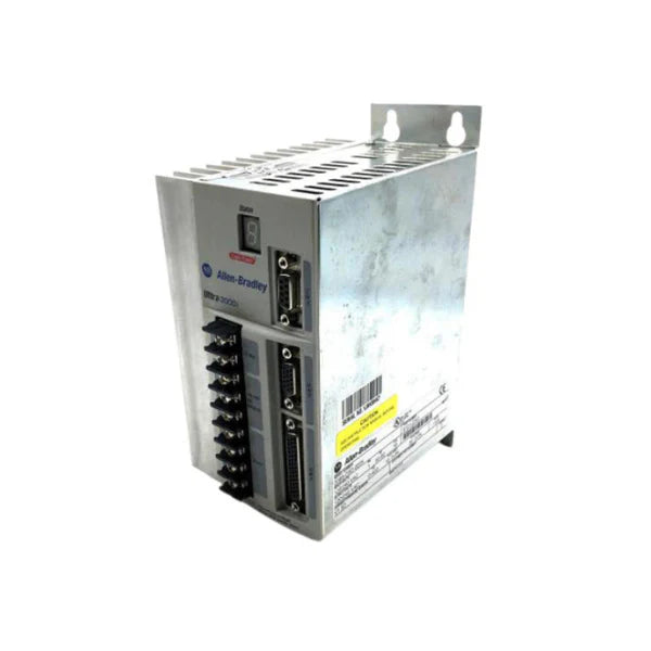 Servo drive digital Allen-Bradley 2098-DSD-010, 10A, para controle preciso de movimento em sistemas de automação