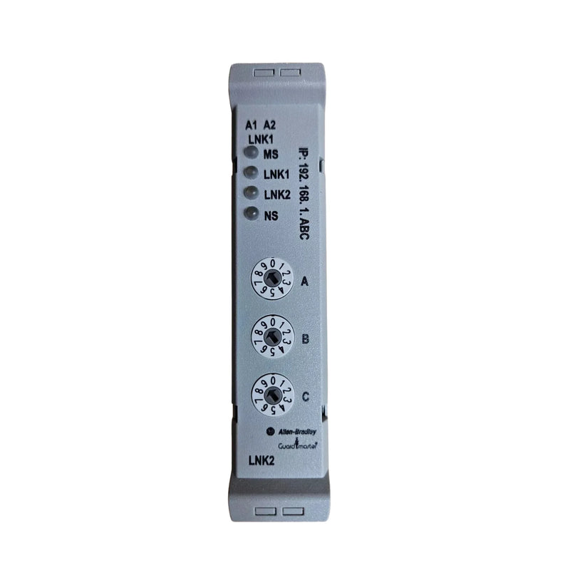 Interface Ethernet Allen-Bradley para relé de segurança com portas RJ-45 e terminal removível, ideal para segurança industrial.