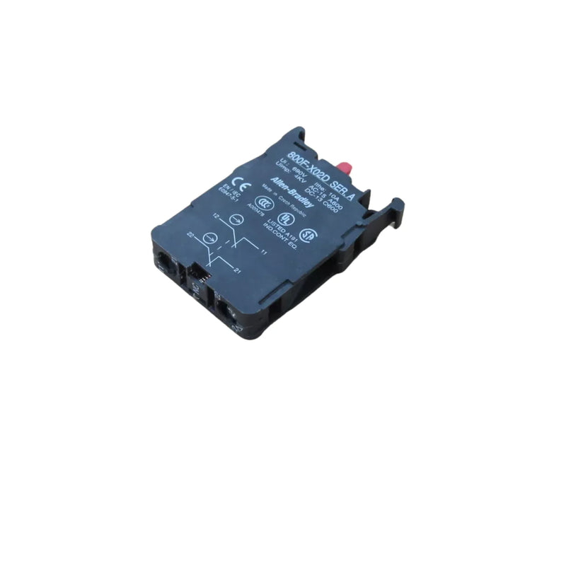 Bloco de contato Allen-Bradley 800F-X02D para controle industrial com 2 circuitos N.C., conexão segura e sem trava.